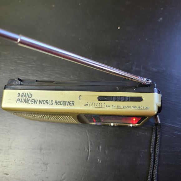 9 Band Receiver FM/AM/SW World Receiver - Picture 5 of 9